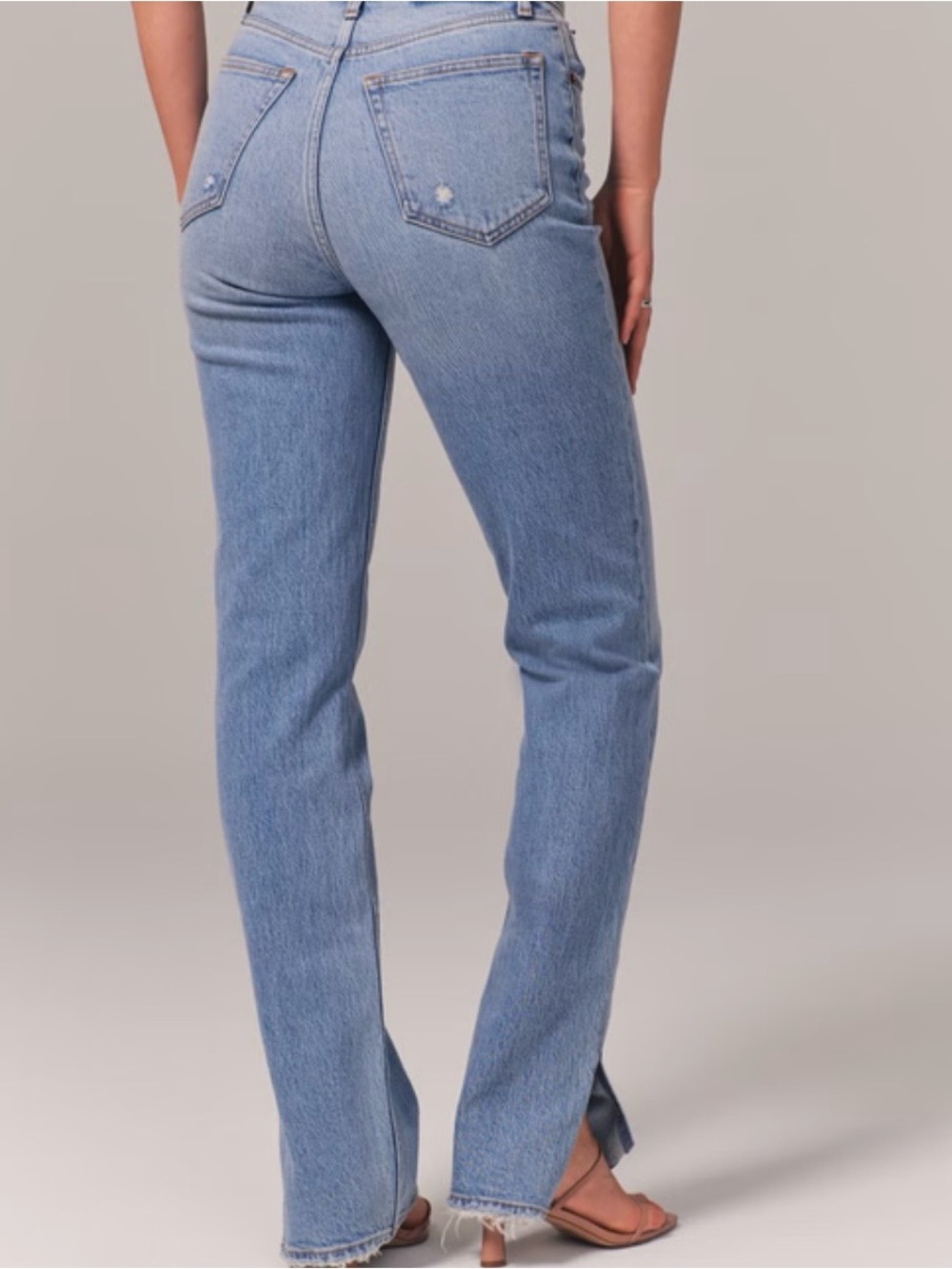 Abercrombie & Fitch High Rise 90s Straight Split Hem Jeans. 4 LONG